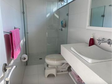 CASA INDEPENDIENTE CON PISCINA EN EL OESTE DE CALI