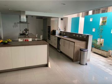 CASA INDEPENDIENTE CON PISCINA EN EL OESTE DE CALI