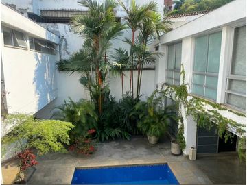 CASA INDEPENDIENTE CON PISCINA EN EL OESTE DE CALI