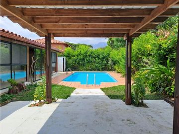 CASA CAMPESTRE CON PISCINA