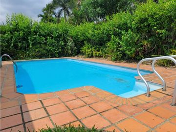 CASA CAMPESTRE CON PISCINA