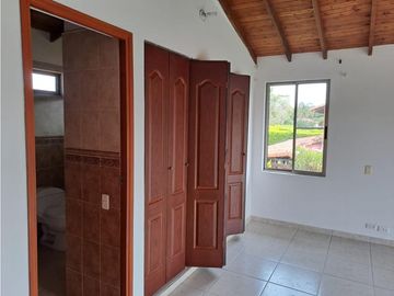 CASA CAMPESTRE CON PISCINA