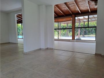 CASA CAMPESTRE CON PISCINA
