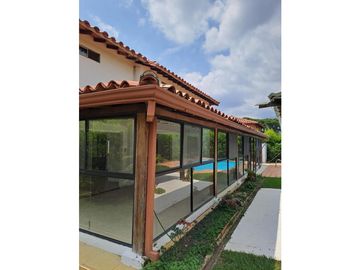 CASA CAMPESTRE CON PISCINA