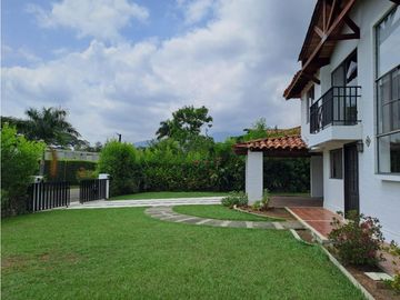 CASA CAMPESTRE CON PISCINA