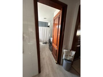 AMPLIO APARTAMENTO CON VISTA A LA CIUDAD Y A LAS MONTAÑAS