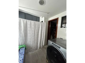 AMPLIO APARTAMENTO CON VISTA A LA CIUDAD Y A LAS MONTAÑAS
