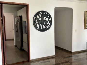 AMPLIO APARTAMENTO EN EL OESTE DE CALI