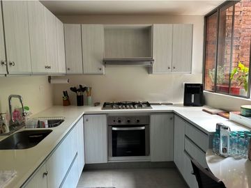 AMPLIO APARTAMENTO EN EL OESTE DE CALI