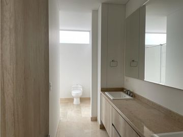 APARTAMENTO MODERNO  FRENTE AL RIO Y VISTA A LA CIUDAD
