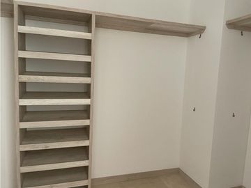 APARTAMENTO MODERNO  FRENTE AL RIO Y VISTA A LA CIUDAD