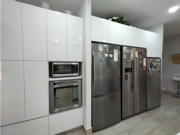 APARTAMENTO AMPLIO Y REMODELADO EN NORMANDIA