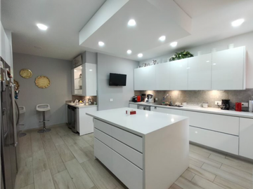 APARTAMENTO AMPLIO Y REMODELADO EN NORMANDIA