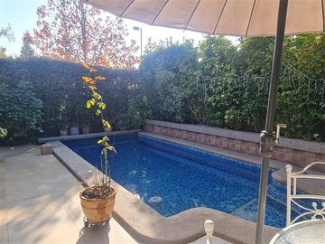 Casa en Venta en Barrio La Hacienda / Metro Quilin