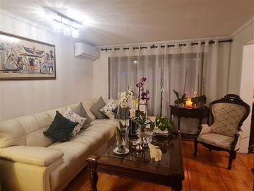 Casa en Venta en Barrio La Hacienda / Metro Quilin