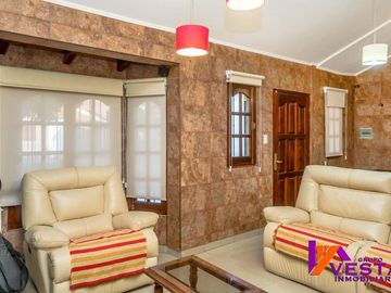 CASA EN VENTA BARRIO SAN CARLOS ZONA SUR