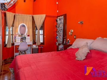 CASA EN VENTA BARRIO SAN CARLOS ZONA SUR