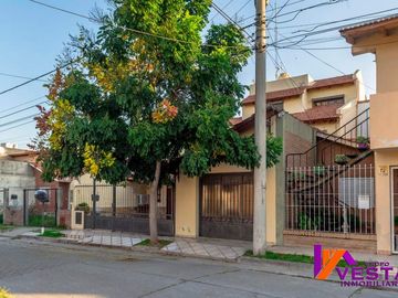 CASA EN VENTA BARRIO SAN CARLOS ZONA SUR