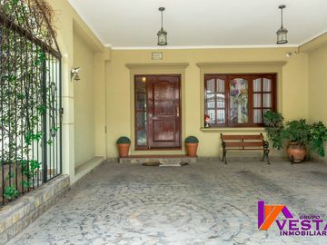 Los Pinos Ii *importante Casa En Venta *zona Oeste