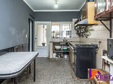 Pueyrredon 2000-casa En Venta-barrio Vicente Sola