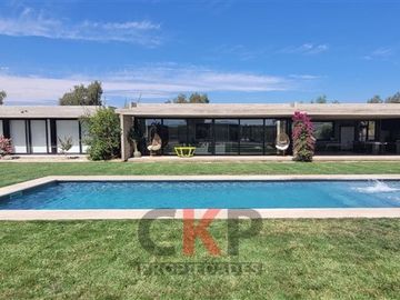 Casa en Venta en Condominio Exclusivo Las Brisas de Chicureo