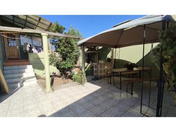 SE VENDE AMPLIA CASA EN EL RETIRO QUILPUÉ