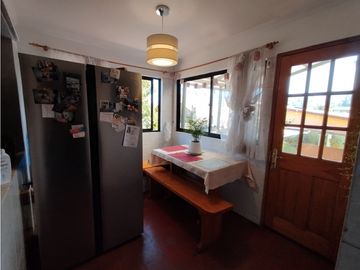 SE VENDE AMPLIA CASA EN EL RETIRO QUILPUÉ