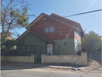 SE VENDE AMPLIA CASA EN EL RETIRO QUILPUÉ