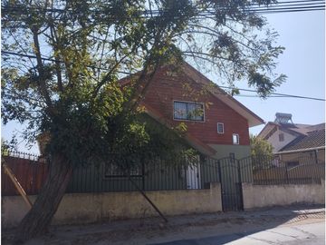 SE VENDE AMPLIA CASA EN EL RETIRO QUILPUÉ
