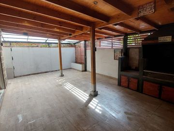 CASA EN CONDOMINIO (4D-3B)- HUECHURABA