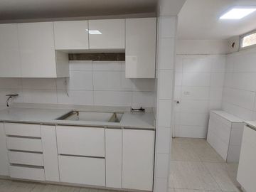 CASA EN CONDOMINIO (4D-3B)- HUECHURABA