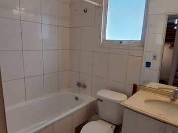 CASA EN CONDOMINIO (4D-3B)- HUECHURABA