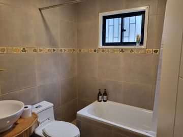 Parcela Agrado 5.000 M2 Con 2 Casas, Tranque San Juan, San Antonio