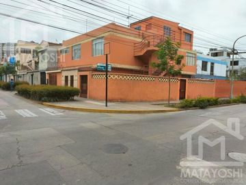 VENDO CASA EN BELLAVISTA, ALT. CDRA 3 DE CALLE LOS HALCONES.