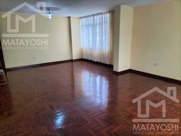 VENDO CASA EN BELLAVISTA, ALT. CDRA 3 DE CALLE LOS HALCONES.