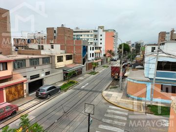 VENDO CASA EN BELLAVISTA, ALT. CDRA 3 DE CALLE LOS HALCONES.