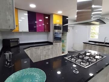 Exclusiva Propiedad con Vista al Río Maipo!