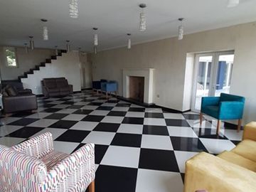 Exclusiva Propiedad con Vista al Río Maipo!