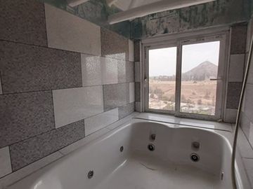 Exclusiva Propiedad con Vista al Río Maipo!