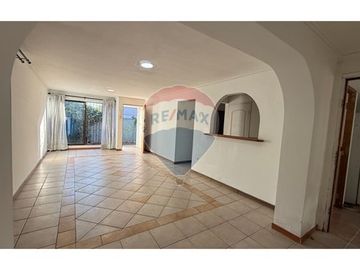 Hermosa casa en La Reina - 4D 3B 3E