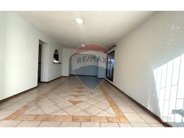 Hermosa casa en La Reina - 4D 3B 3E