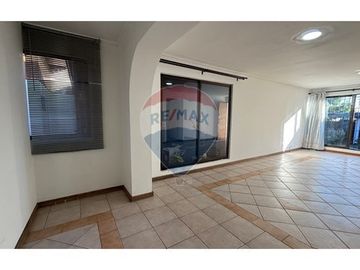 Hermosa casa en La Reina - 4D 3B 3E