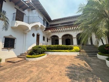 Espectacular Propiedad en Centro de Cuernavaca