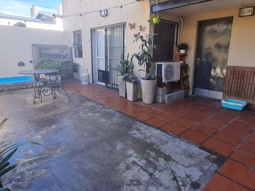 ¡Oportunidad! PH 2 Ambientes con Patio y Parrilla refaccionado- En Venta