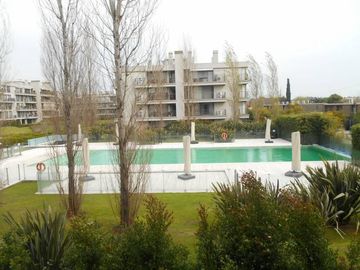 Excelente departamento en exclusivo complejo