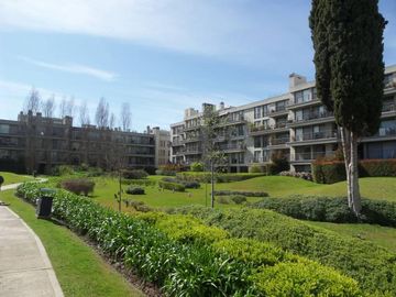 Excelente departamento en exclusivo complejo
