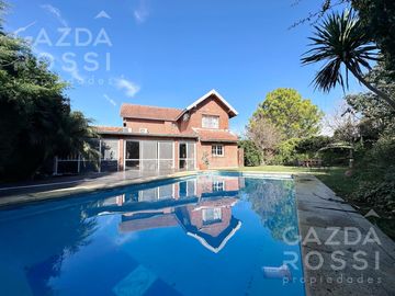 Casa con piscina en Campos De Echeverria