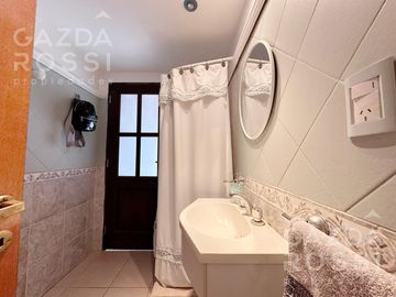 Casa con piscina en Campos De Echeverria