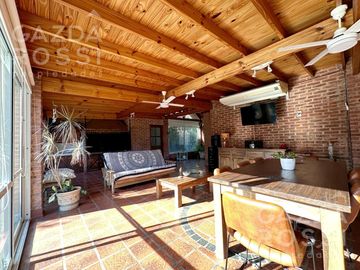 Casa con piscina en Campos De Echeverria