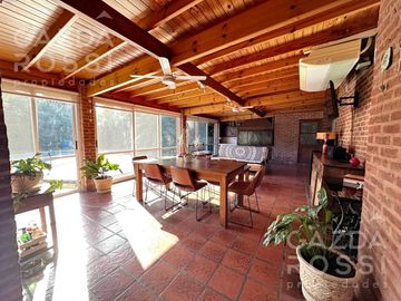 Casa con piscina en Campos De Echeverria
